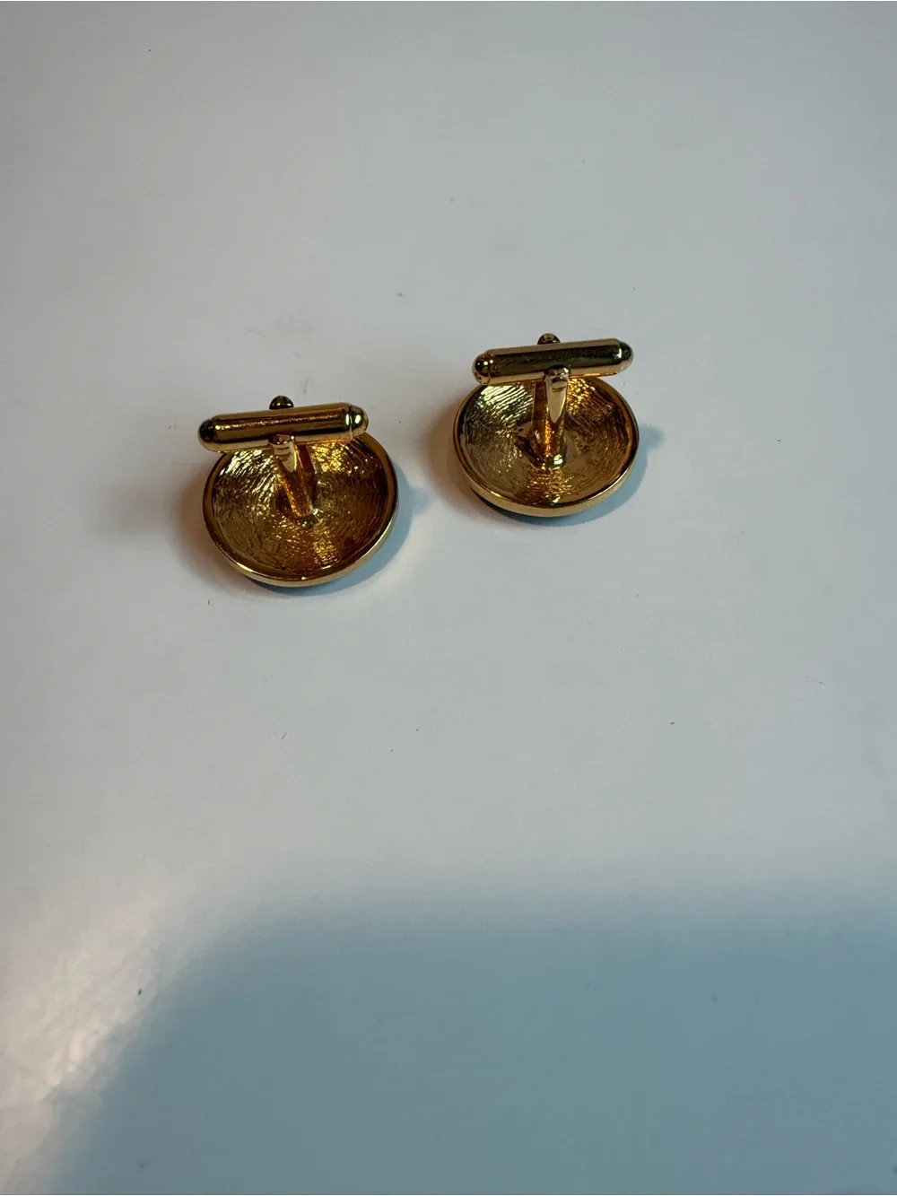 Unknown classic gold